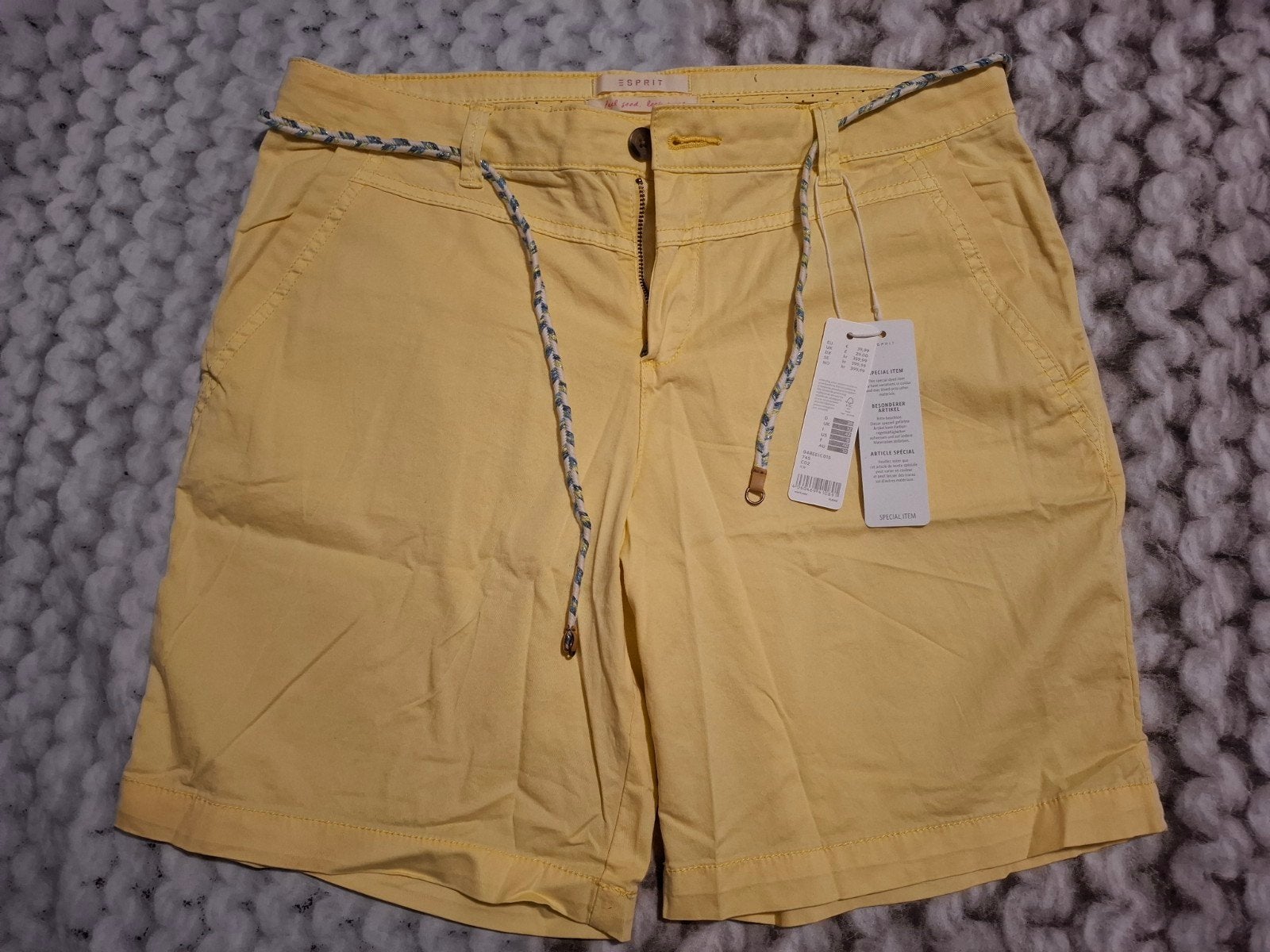 Nieuwe korte broek van esprit, maat 38, Maat 38/40 (M), Kort, Geel, Nieuw