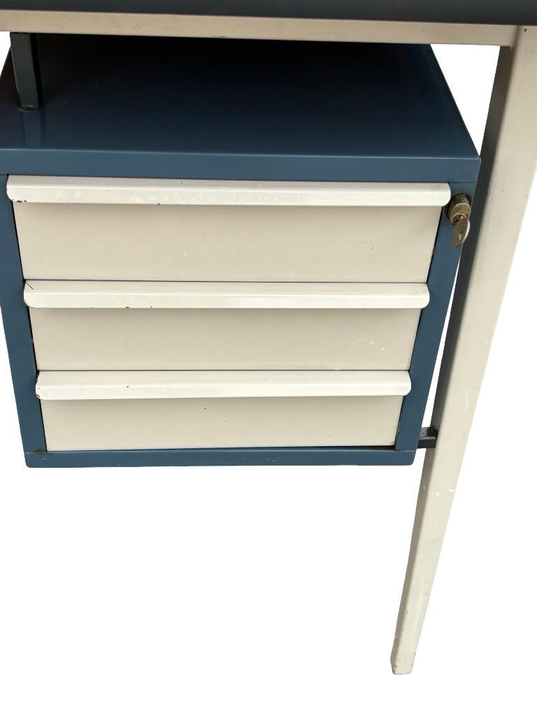 Vintage Marko bureau uit de jaren 60 Nederlands design., Gebruikt, Met lades, Vintage, Vintage