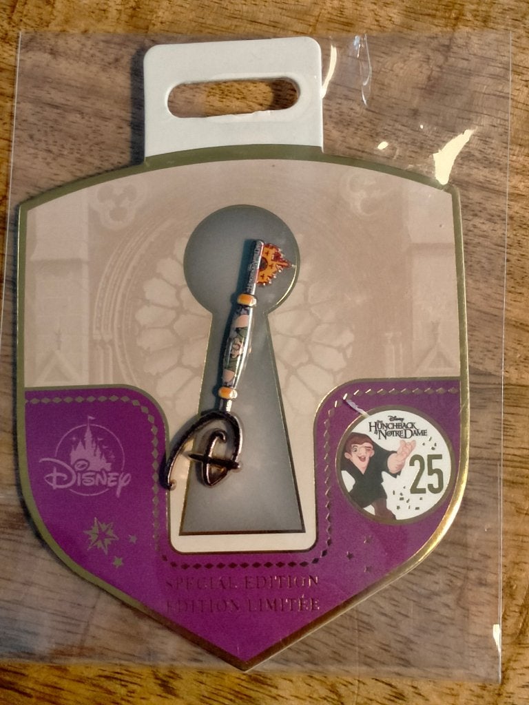 de Klokkenluider van de Notre Dam 25 jaar Disney trading pin, Ophalen of Verzenden, Zo goed als nieuw