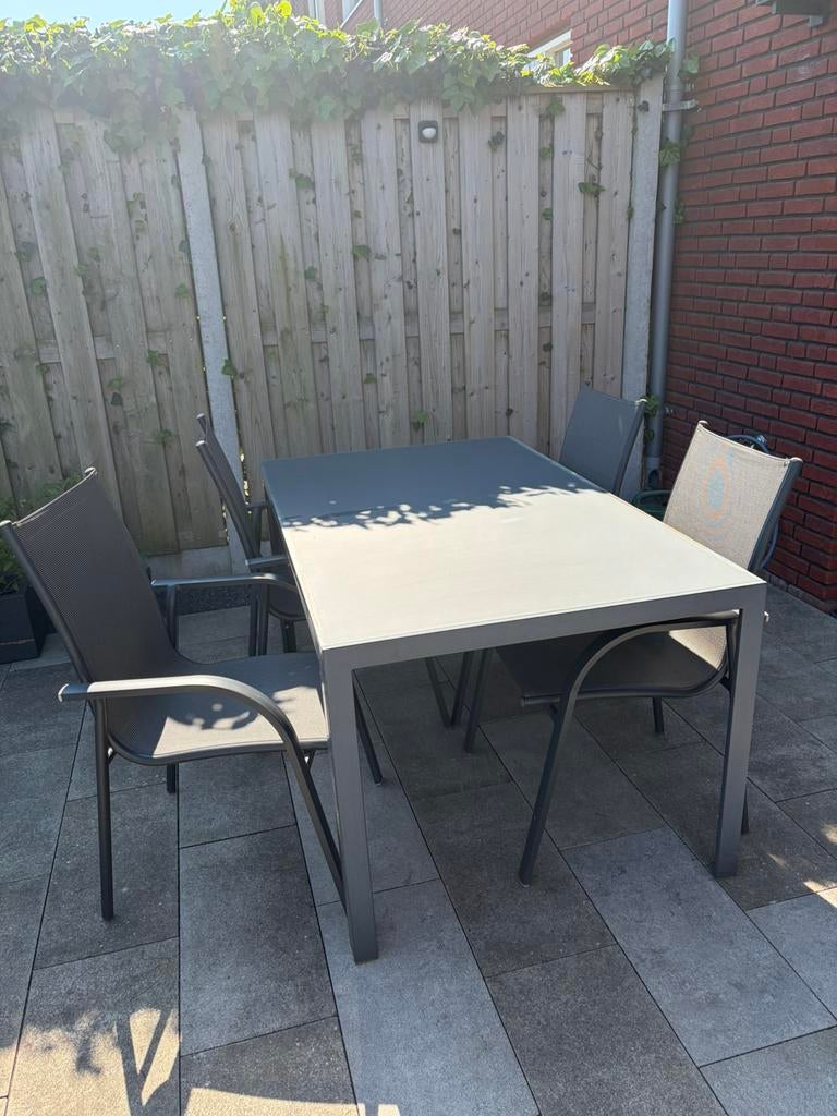 Tuintafel met 4 bijpassende stoelen, Tuin en Terras, Tuinsets en Loungesets, Ophalen, 4 zitplaatsen, Gebruikt, Aluminium