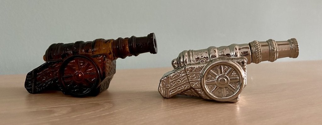 Vintage Avon kanon parfum flesjes / after shave lotion, Ophalen of Verzenden, Gebruikt, Parfumfles