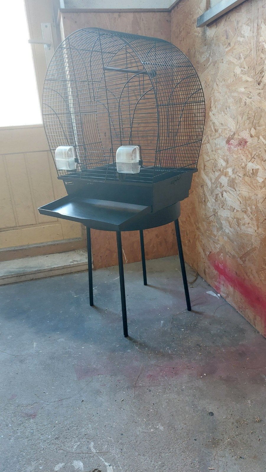 Te koop grote zwarte vogelkooi met tafel gebruikt, Ophalen, Gebruikt, Metaal, Vogelkooi