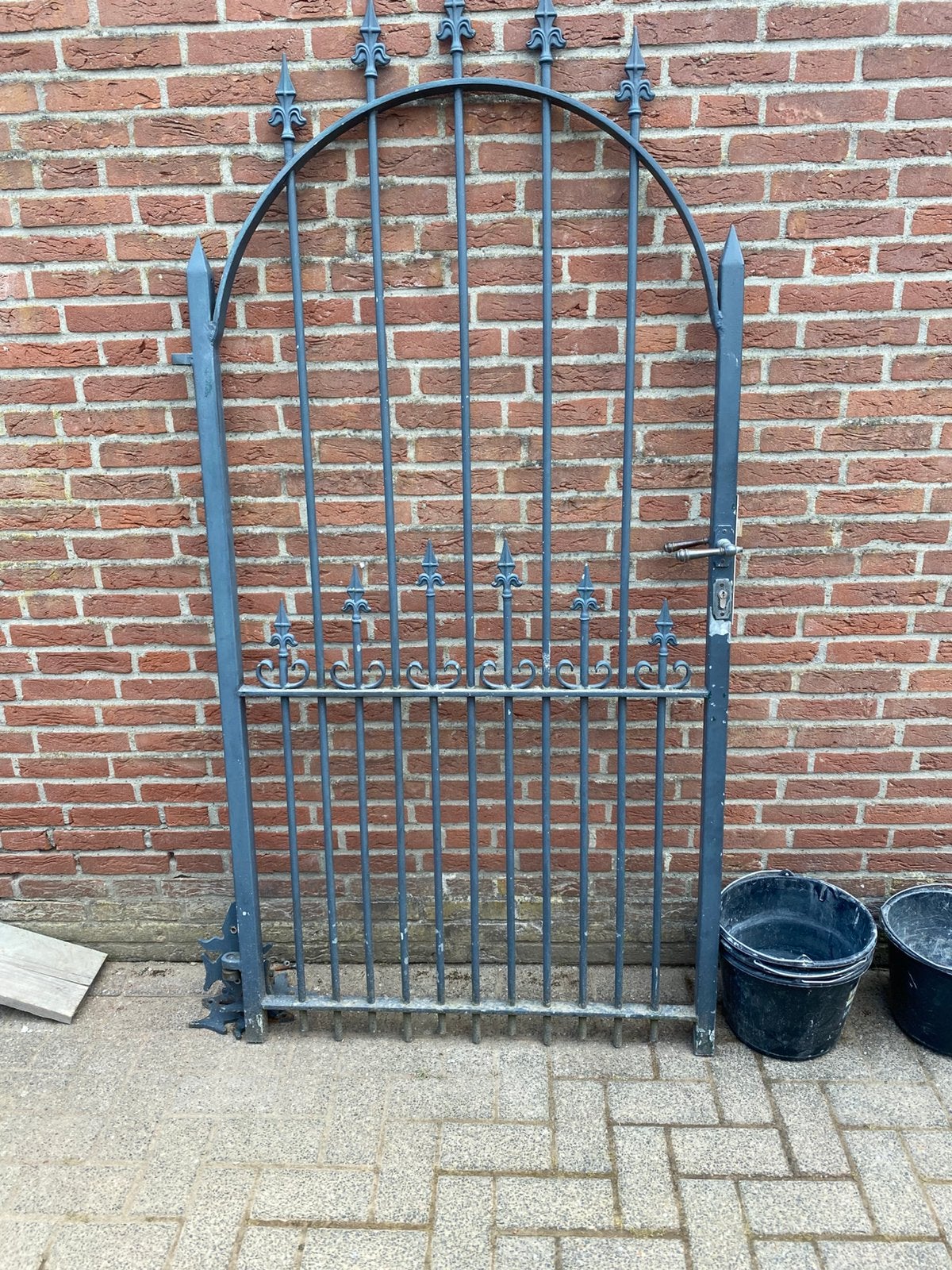 Stalen achterpoort, Ophalen, Zo goed als nieuw, IJzer, Sierhekwerk