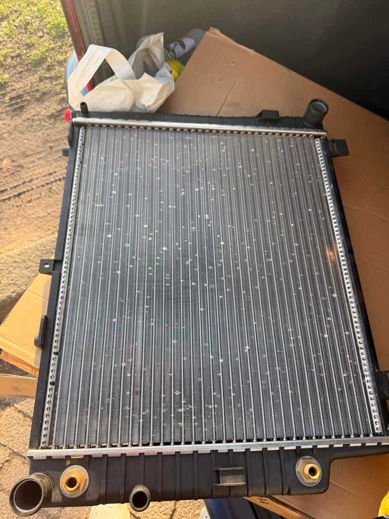 Mercedes W202 / W210 radiator BEHR HELLA 8MK376714-631 nieuw, Auto-onderdelen, Ophalen of Verzenden, Nieuw, Mercedes-Benz