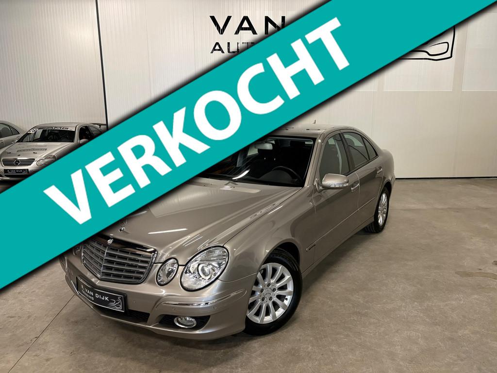 Mercedes-Benz E-klasse 200 K. Elegance Automaat W211 Facelif, Auto's, Mercedes-Benz, Automaat, Gebruikt, Zwart, 4 cilinders