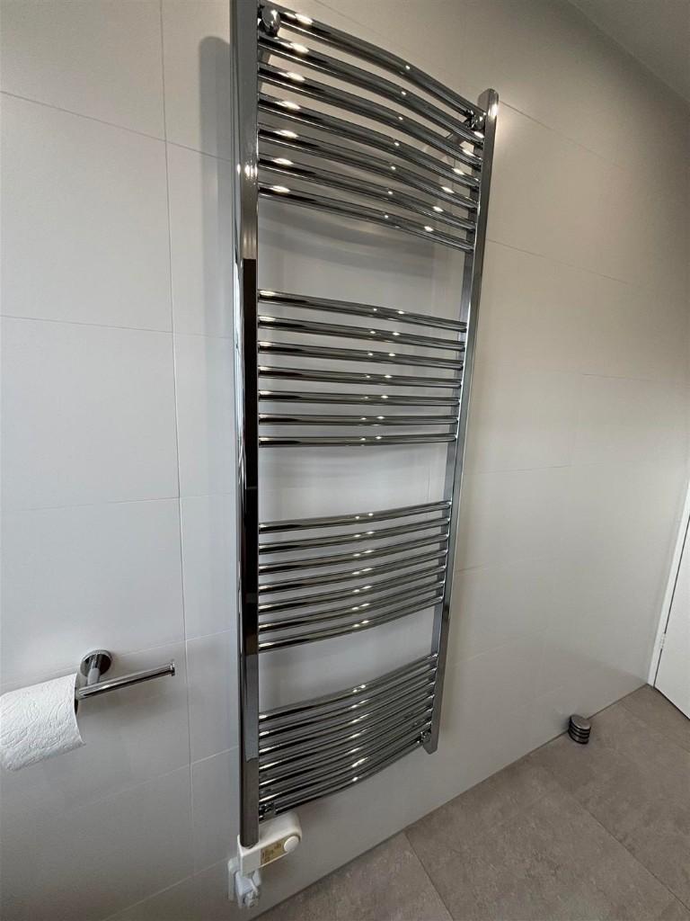 Radiator (handdoek) met thermostaat , chroom 900W, Ophalen, Radiator, Zo goed als nieuw, 60 tot 150 cm