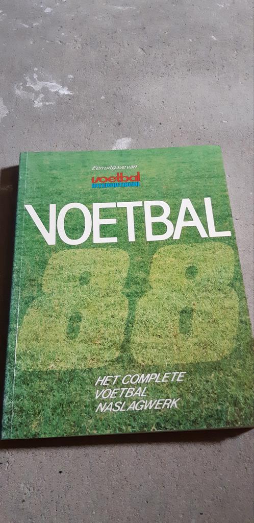 Voetbal International Special EK 1988 - Voetbal 88, Boeken, Ophalen of Verzenden, Zo goed als nieuw, Balsport