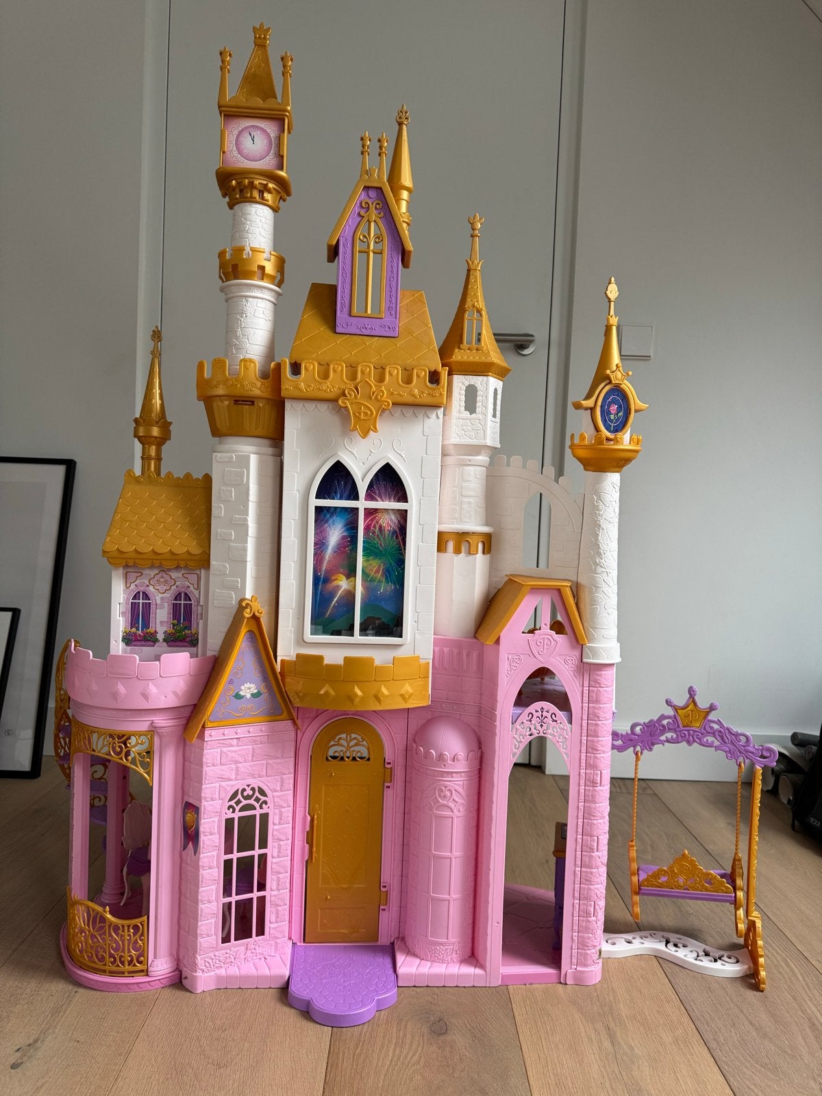 Disney Prinsessen Kasteel met 7 Barbie poppen, Ophalen, Zo goed als nieuw, Barbie
