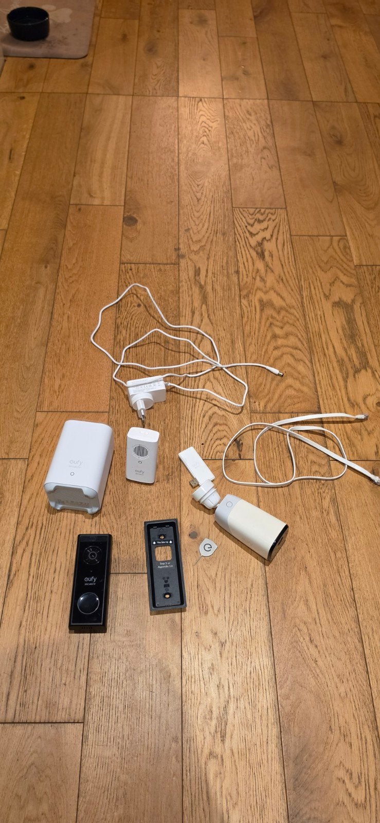 Eufy Beveiligingsset: Deurbel, Camera & HomeBase, Audio, Tv en Foto, Ophalen of Verzenden, Zo goed als nieuw, Buitencamera