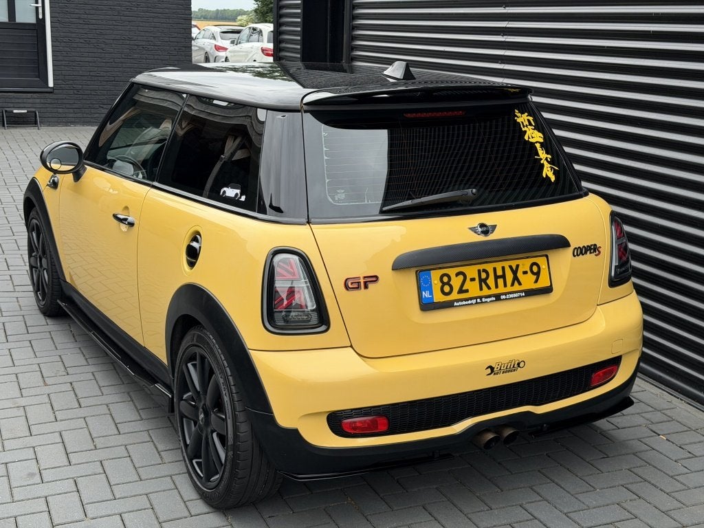 MINI 3-deurs 1.6 Cooper S| GEEL| JWC| 17"| GP LOOK| GECHIPT|, Auto's, Mini, Voorwielaandrijving, Stof, Gebruikt, 4 cilinders