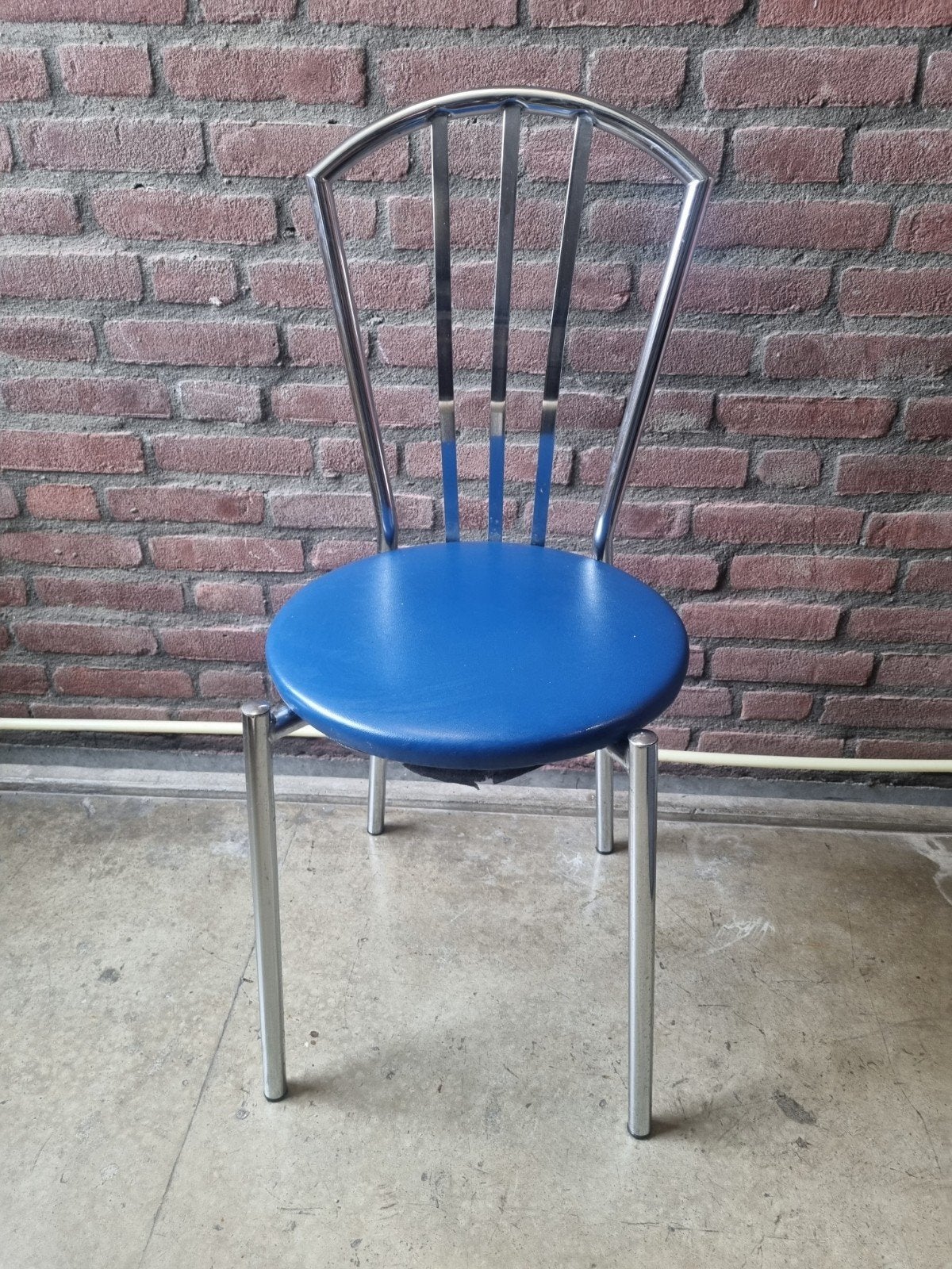 Moderne Chromen Stoel met Blauwe Zitting - Nowy Styl, Modern, Eigentijds, Kunststof, Blauw, Ophalen of Verzenden