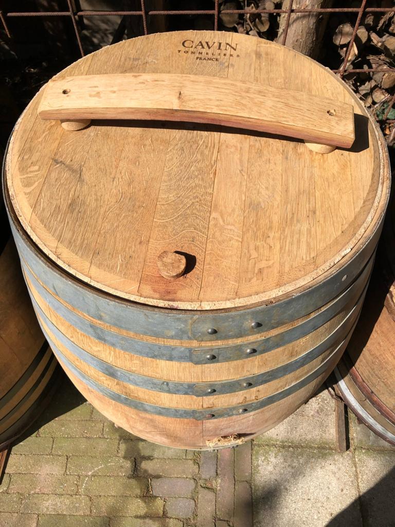 Eiken regentonnen , bloembakken gemaakt van wijnvaten, 150 liter of meer, Ophalen of Verzenden, Zo goed als nieuw, Hout