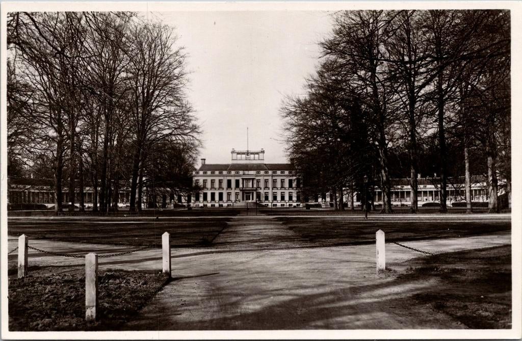 Baarn - Paleis Soestdijk, Verzamelen, Ansichtkaarten | Nederland, Ongelopen, Utrecht, 1920 tot 1940, Verzenden
