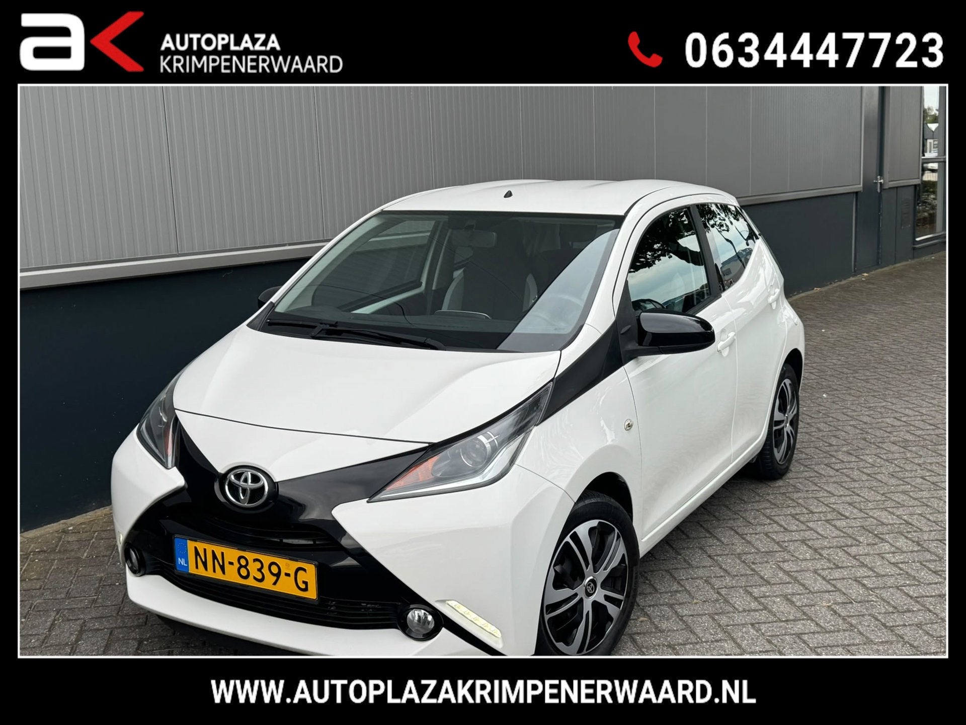 Toyota Aygo 1.0 VVT-i x-play camera nieuwe apk 70000+-km nap, Voorwielaandrijving, Gebruikt, 4 stoelen, Wit
