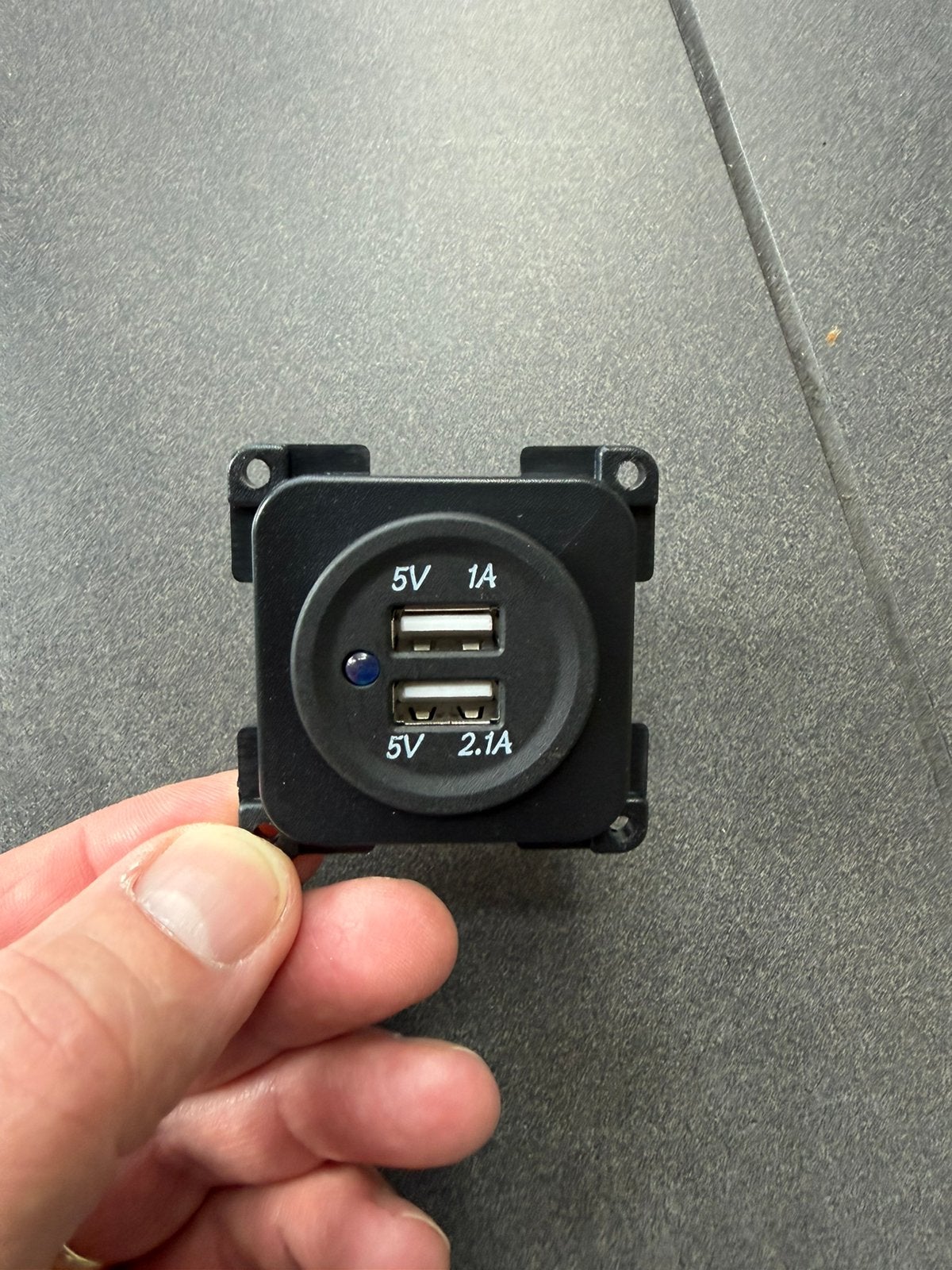 2x USB A op 12V aansluiting voor in de caravan of camper., Ophalen of Verzenden, Nieuw