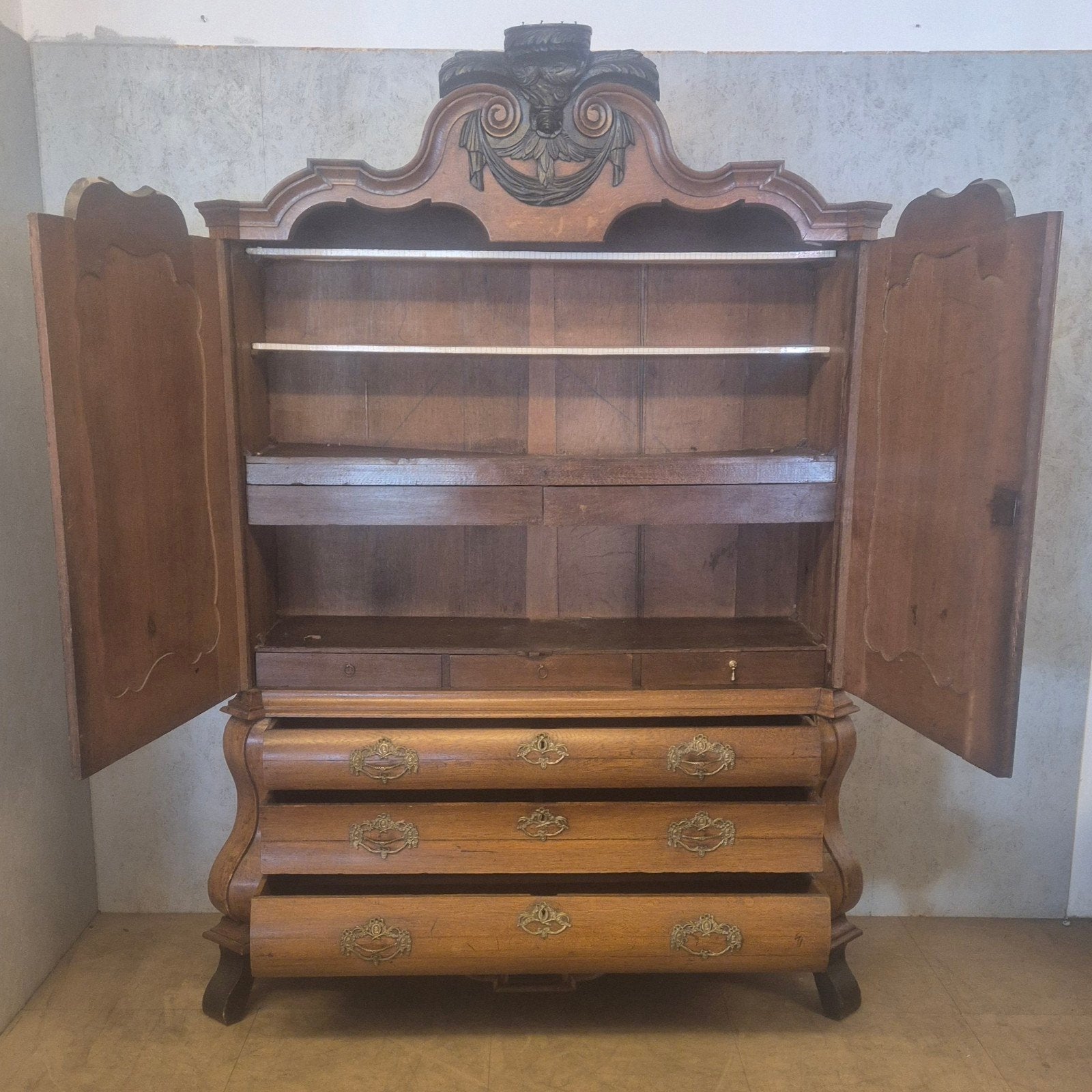 18e-eeuws Hollands eiken rococo kabinet, Antiek en Kunst, Antiek | Meubels | Kasten, Ophalen