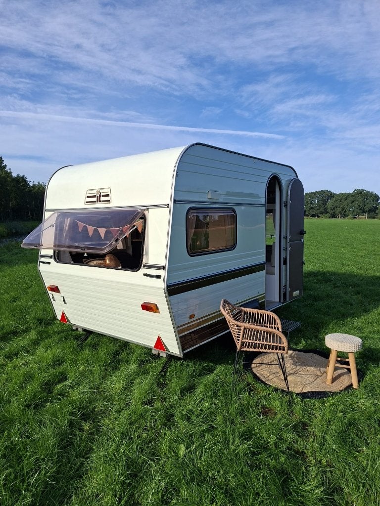 Foto 2 van Caravan IT oldtimer, volledig gerenoveerd! (BOVAG gekeurd)
