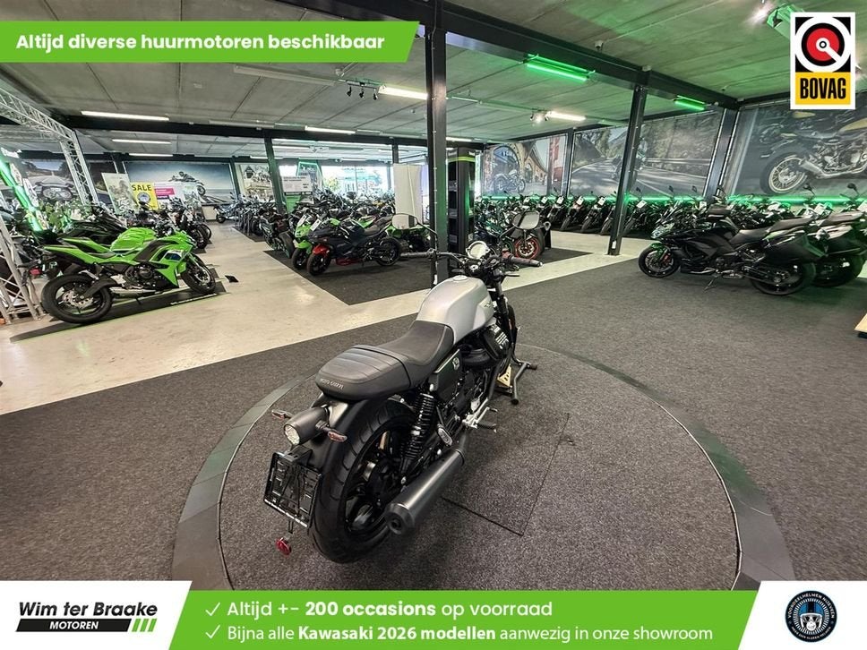 Moto Guzzi V7 850 Stone ABS (bj 2023) 7.973 km, 2 cilinders, 744 cc, Motorrijbewijs A, Bedrijf