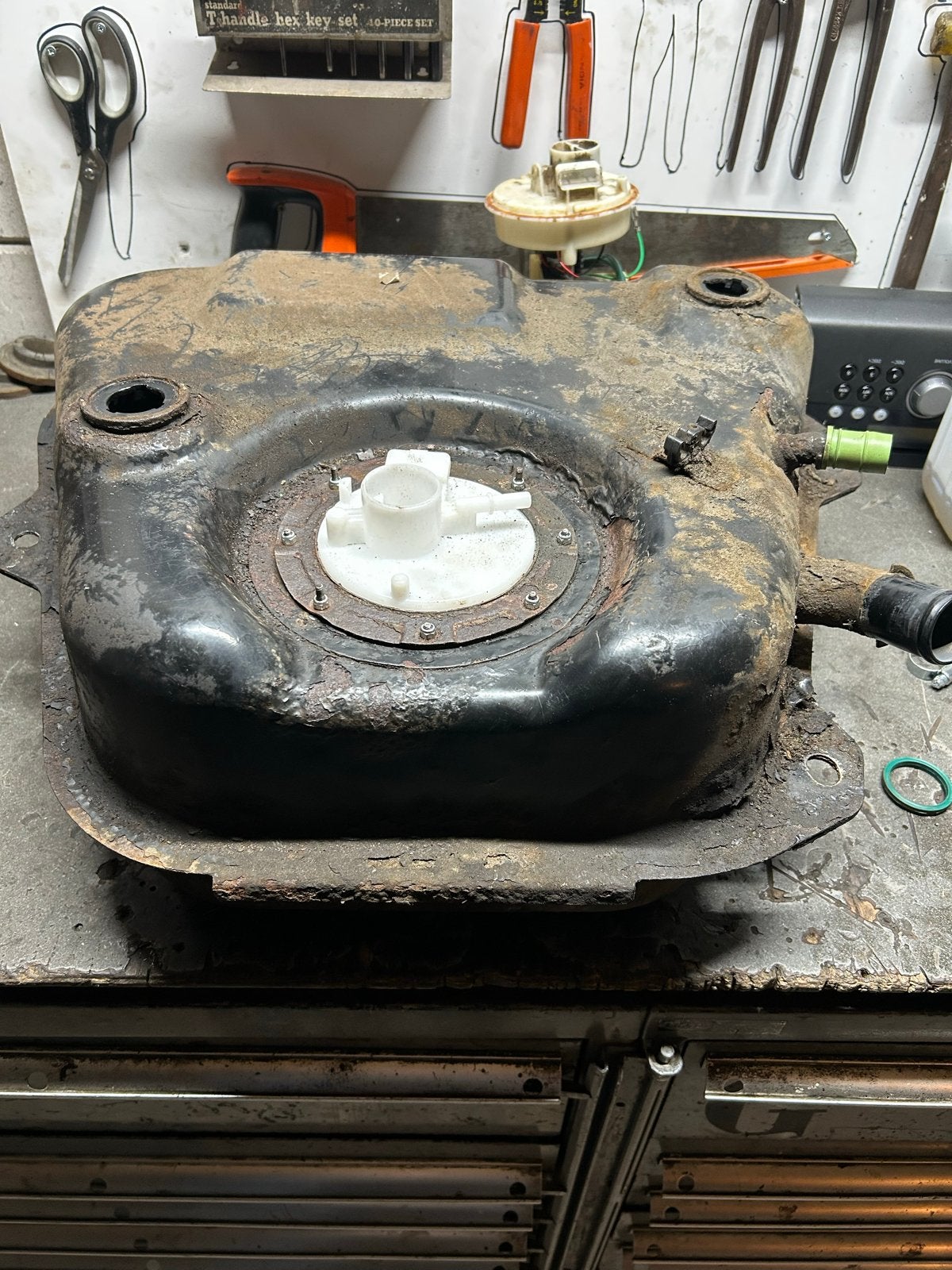 Gezocht Benzinetank Fiat Doblo 2005 1.6 Benzine, Ophalen of Verzenden, Gebruikt, Fiat