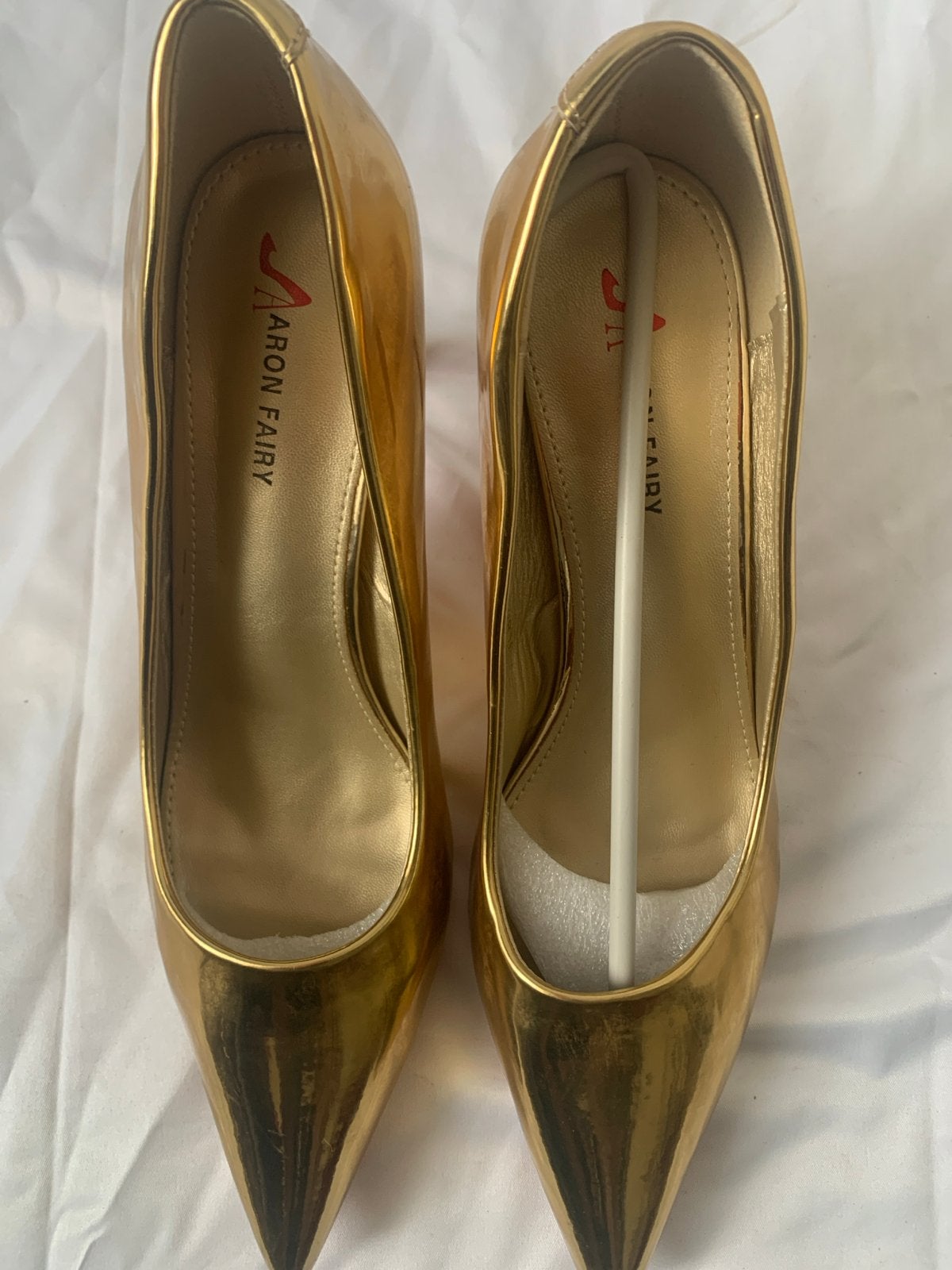 Nieuwe gouden dames pumps - Maat 41, Kleding | Dames, Schoenen, Ophalen of Verzenden, Nieuw, Overige kleuren, Pumps