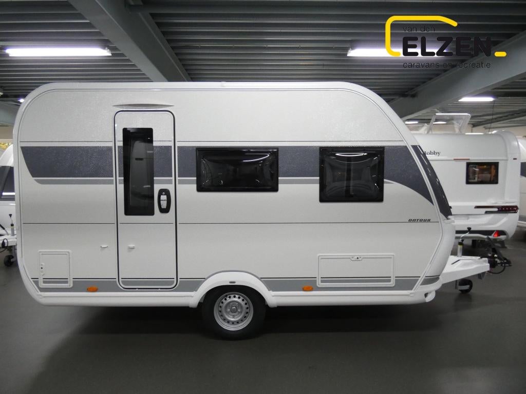 Hobby On Tour 390 SF White Edition Actiepakket, Caravans en Kamperen, Caravans, Hobby, Bedrijf, Treinzit, 750 - 1000 kg