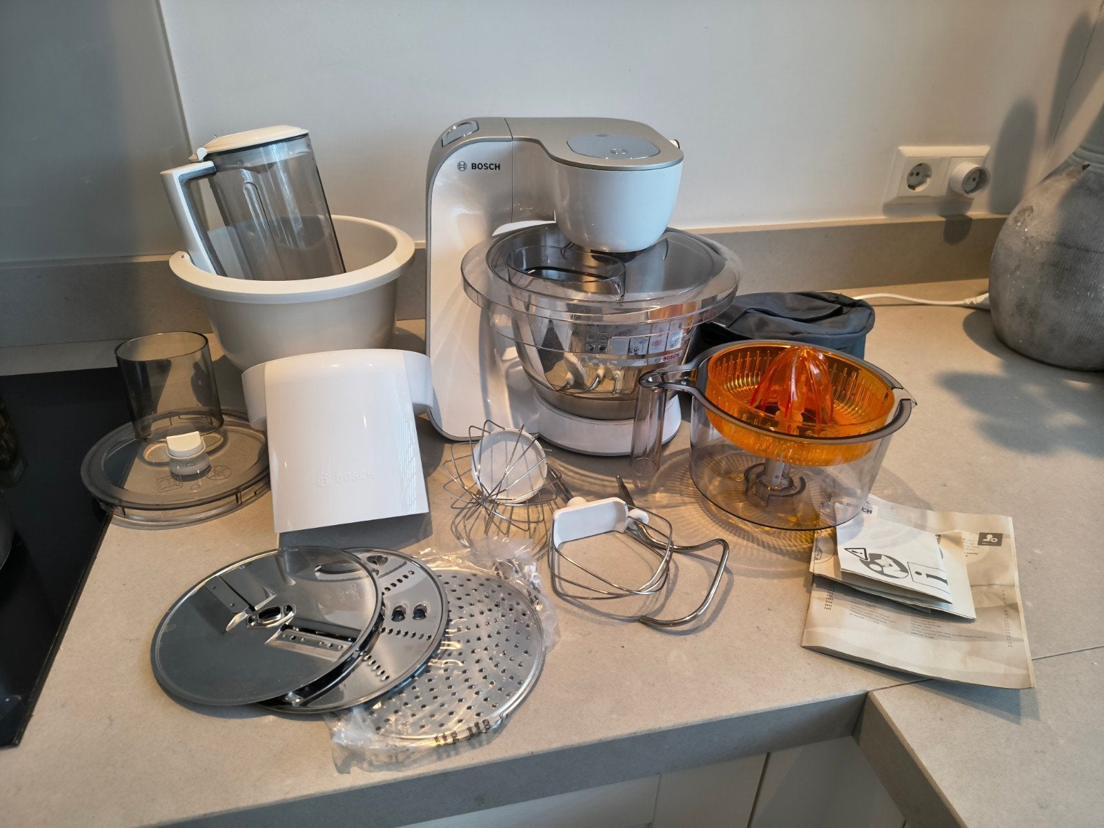 Bosch MUM5 keukenmachine met veel accessoires, Witgoed en Apparatuur, Keukenmixers, 3 snelheden of meer, Ophalen of Verzenden