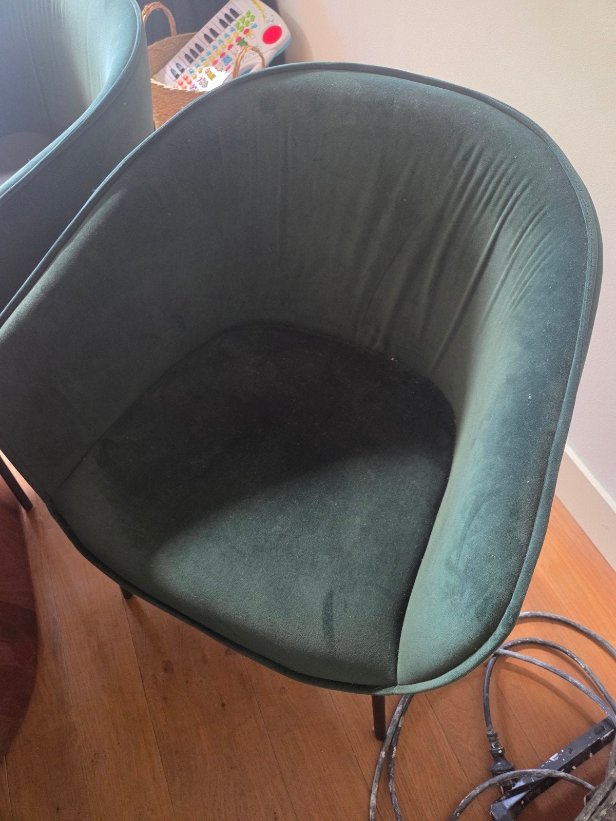 Vier groene fluwelen eetkamerstoelen, Huis en Inrichting, Stoelen, Zo goed als nieuw, Vier, Metaal, Stof, Overige kleuren, Ophalen
