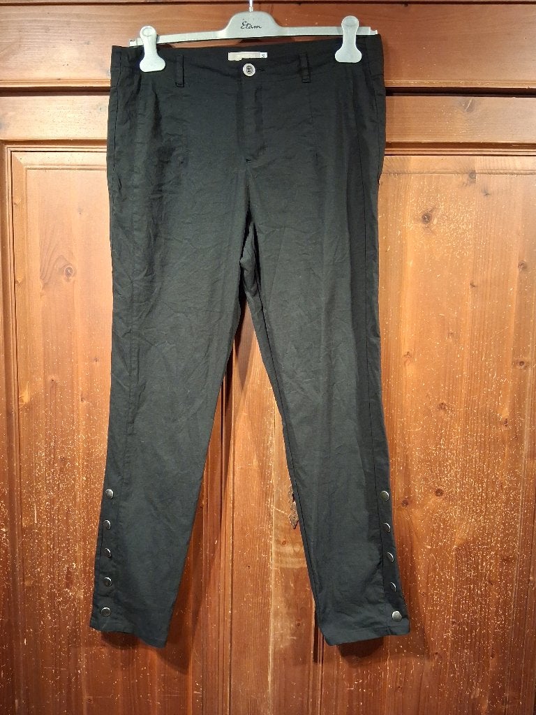 Zwarte broek met sierknopen 44 Dreamstar, Zwart, Maat 42/44 (L), Ophalen of Verzenden, Zo goed als nieuw