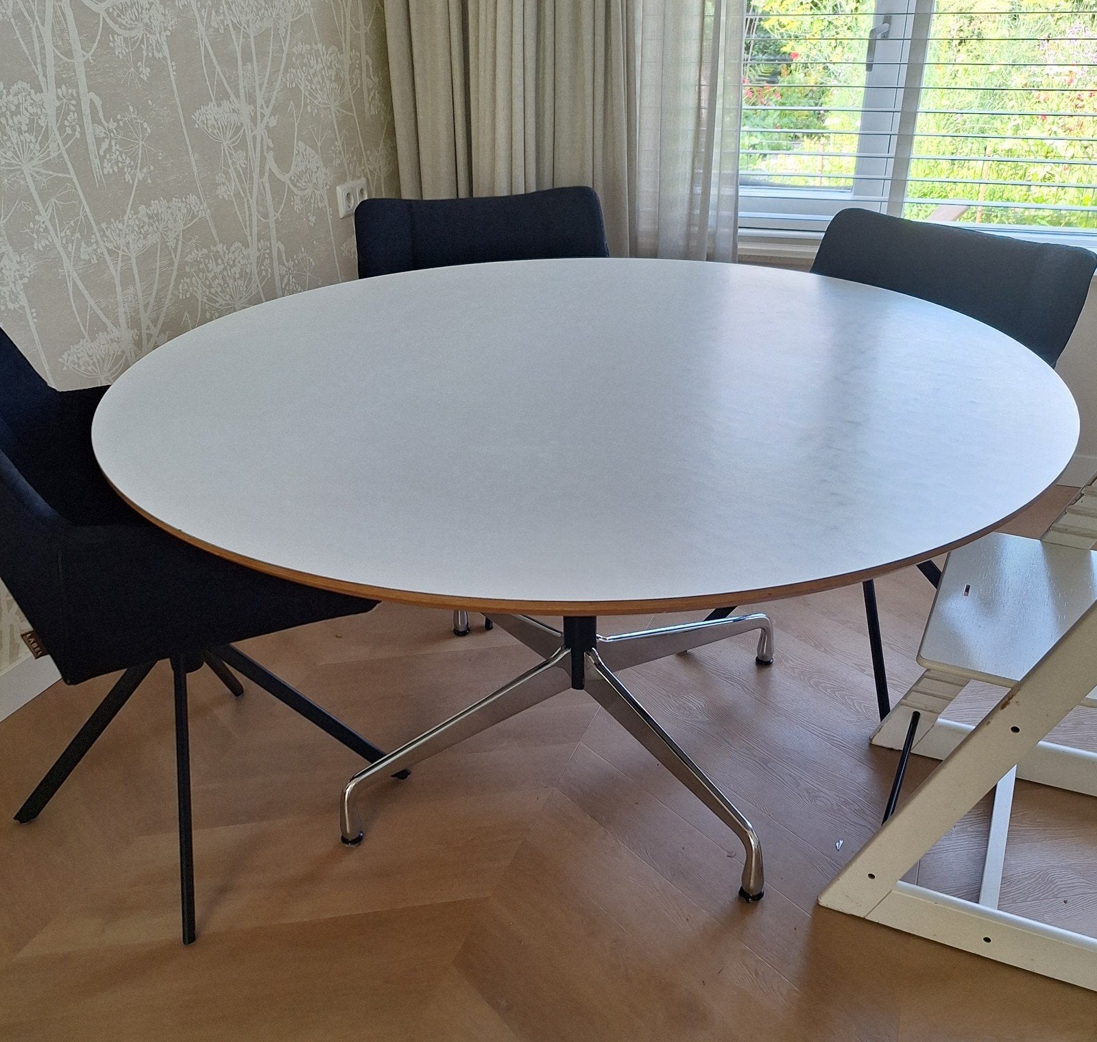 Eames eettafel rond 140 HPL  Vitra / Miller, Huis en Inrichting, Tafels | Eettafels, Gebruikt, 100 tot 150 cm, 100 tot 150 cm