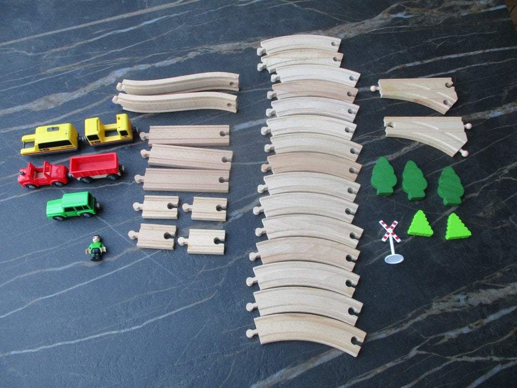 set 38-delig houten treinbaan - hout trein rails, Ophalen of Verzenden, Zo goed als nieuw, Duw- of Trekspeelgoed