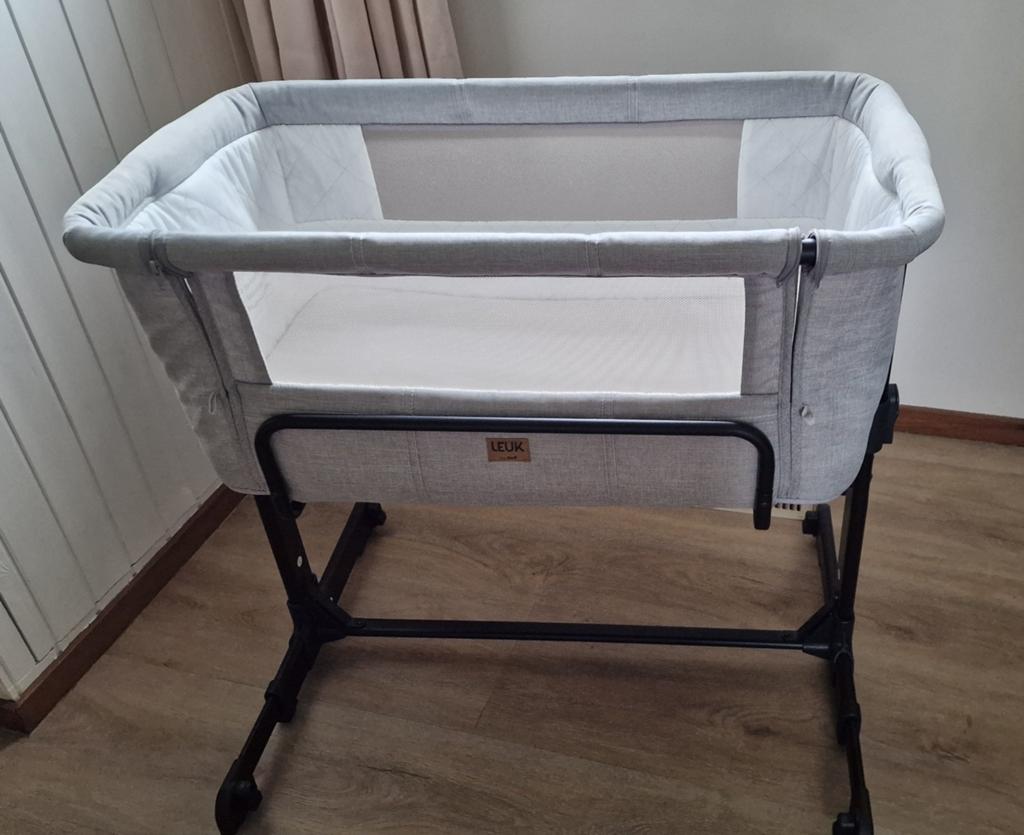 Sidesleeper van Leuk by TWF - Zo goed als nieuw, Kinderen en Baby's, Babywiegjes en Ledikanten, Ophalen, Zo goed als nieuw, Wieg