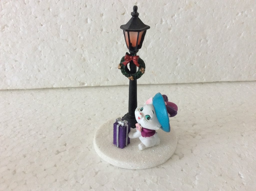 Disney Aristocats - marie - beeldje - kerstdorp, Verzamelen, Disney, Ophalen of Verzenden, Overige figuren, Zo goed als nieuw