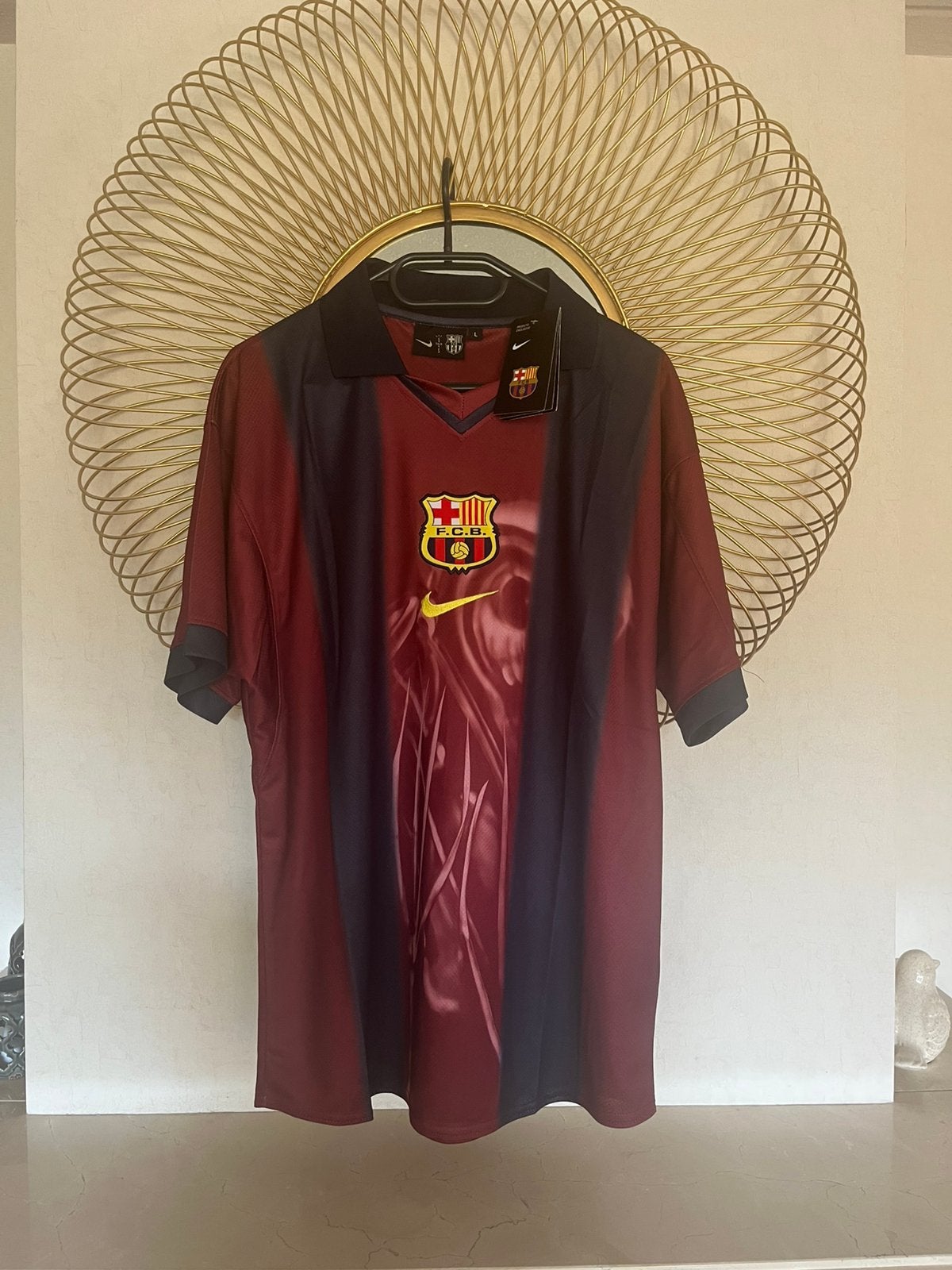 Travis Scott x Nike x FC Barcelona Retro 2000/01, Verzenden, Nieuw, Maat 52/54 (L), Rood