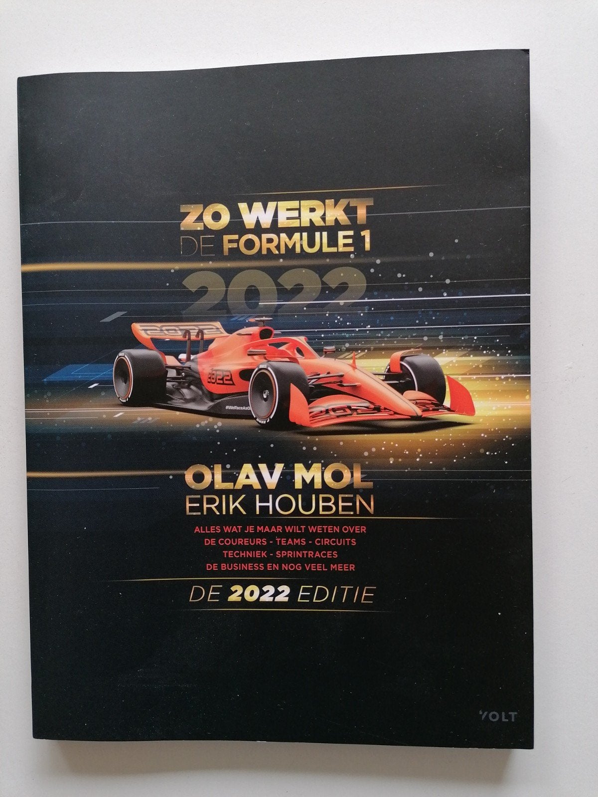 Olav Mol - Zo werkt de Formule 1 - 2022 editie, Ophalen of Verzenden, Zo goed als nieuw, Algemeen, Olav Mol