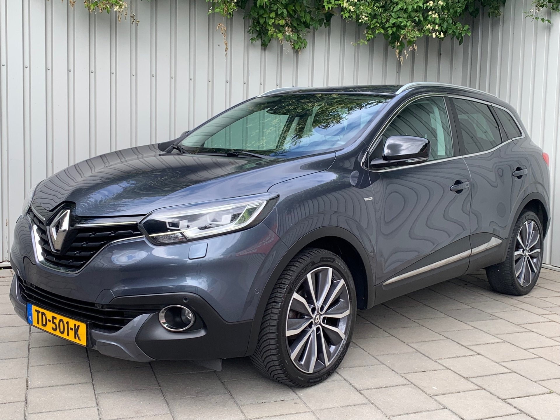 Renault Kadjar 1.2 TCe Bose|Automaat|103000KM|Navigatie|, Auto's, Gebruikt, 4 cilinders, Leder en Stof, Origineel Nederlands