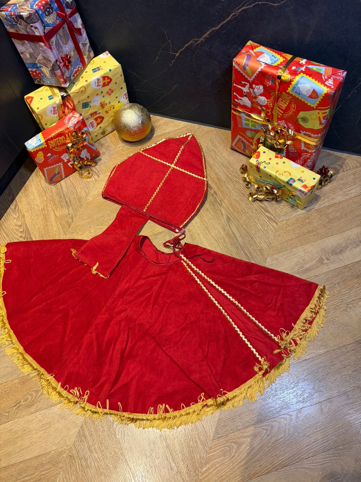 Sinterklaas mijter en cape handwerk set zwarte piet vintage, Ophalen of Verzenden, Zo goed als nieuw