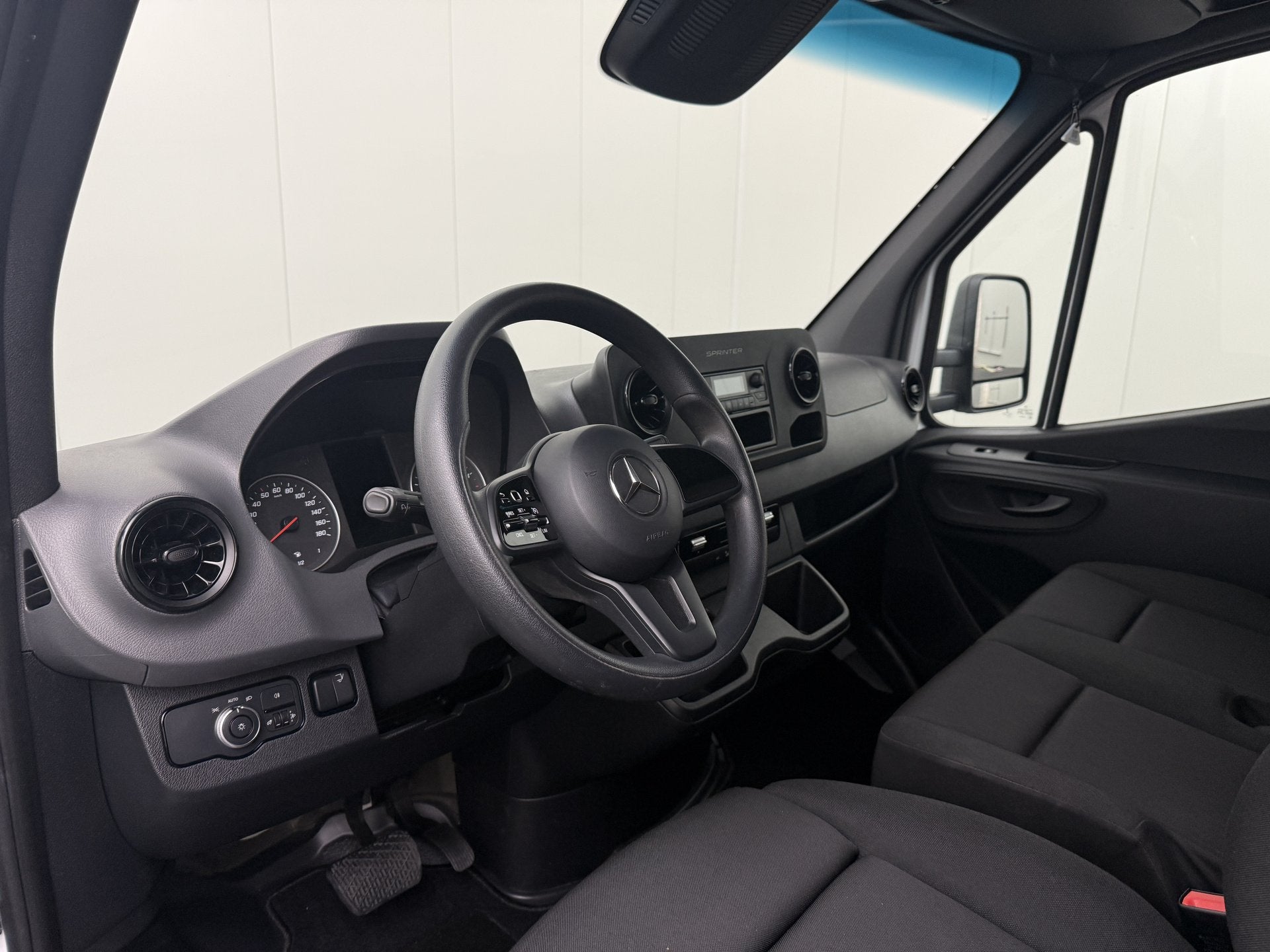 Mercedes-Benz Sprinter 515CDI 9G-Tronic Automaat Bakwagen+La, Auto's, Automaat, Gebruikt, 4 cilinders, Wit