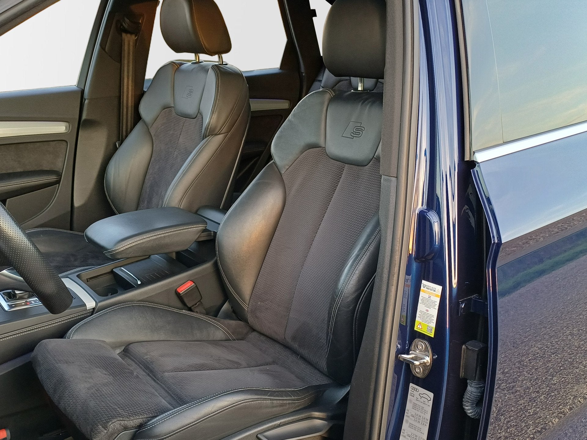 Audi Q5 55 TFSI e quattro Competition /Pano/Trekh/B&O/Camera, Auto's, Dealer onderhouden, Euro 6, 4 cilinders, Blauw
