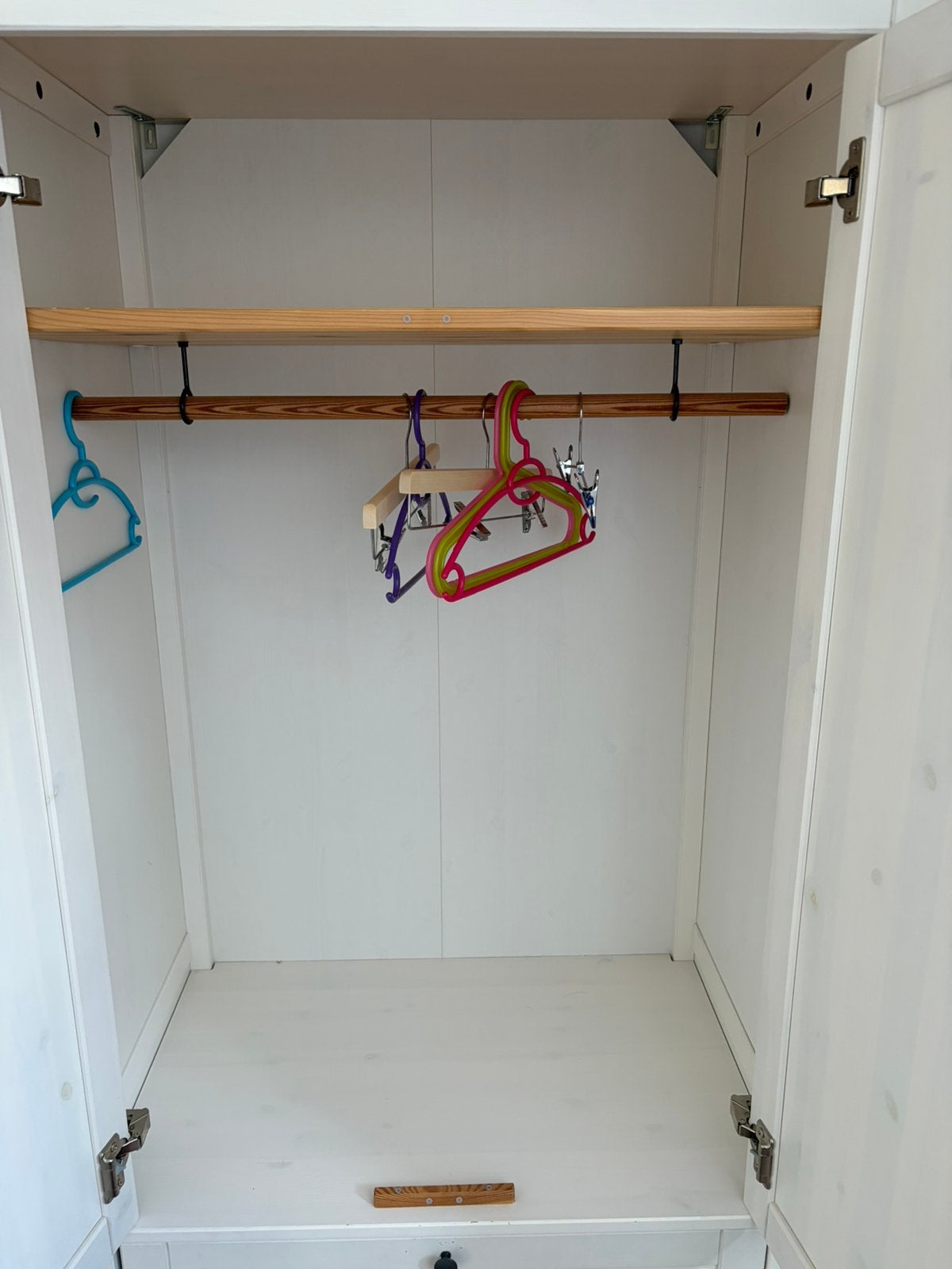 Ikea Sundvik kledingkast- GRATIS, Kinderen en Baby's, Ophalen, Gebruikt, Kast, 50 tot 70 cm