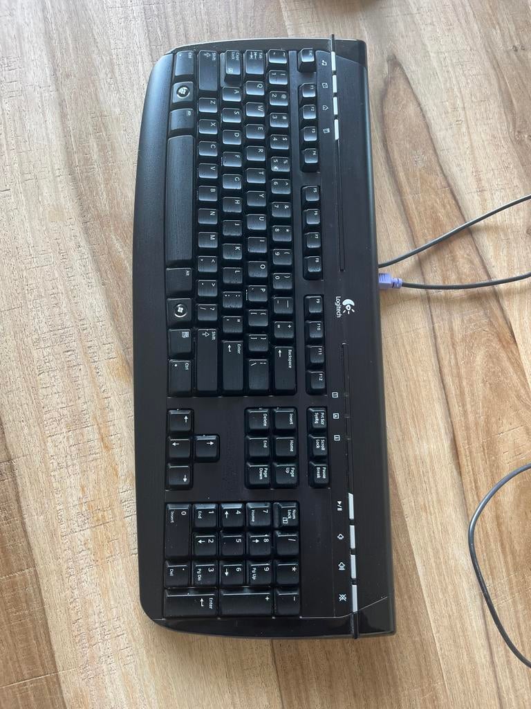 Logitech bedraad toetsenbord met PS/2 aansluiting, Ophalen, Qwerty, Gebruikt, Bedraad