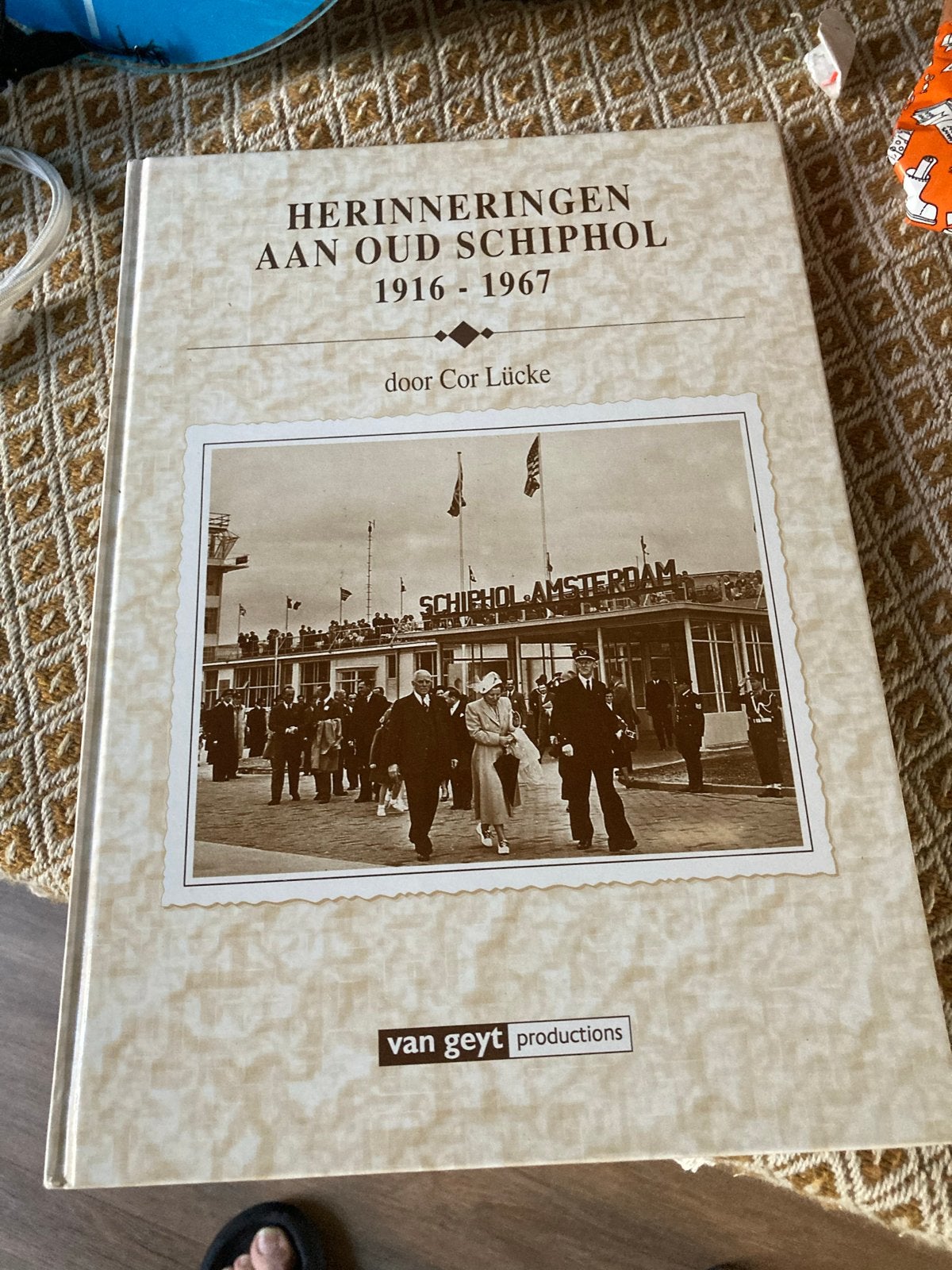 Herinneringen aan Oud Schiphol 1916-1967, Ophalen of Verzenden, Zo goed als nieuw