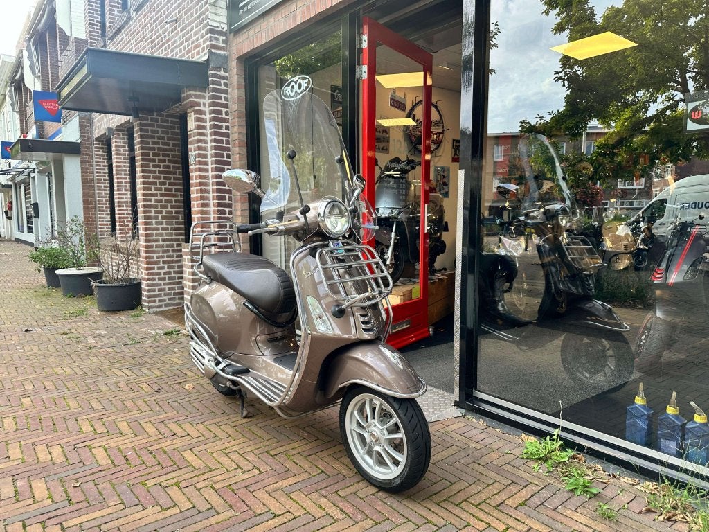 Piaggio Vespa Primavera Touring 25 3V IGET snorscooter E4, Gebruikt, Overige modellen, Niet ingevuld, Benzine