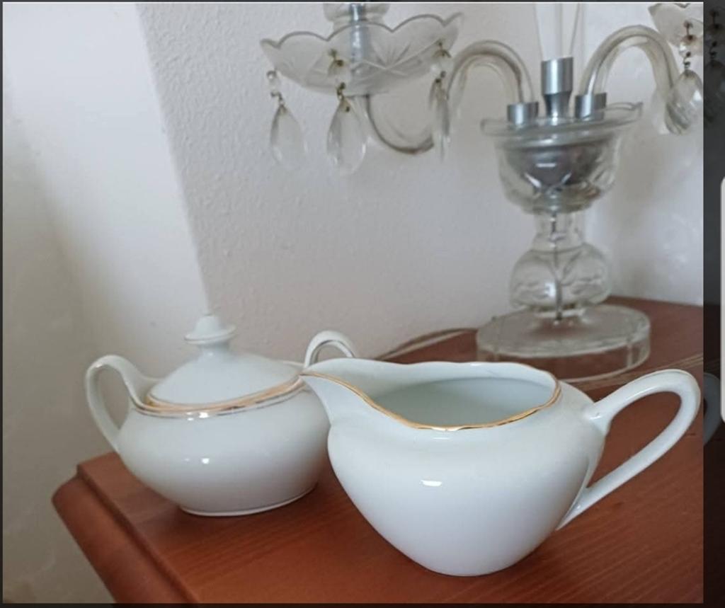 roomstel wit + goud randje groot vintage brocante, Overige typen, Ophalen of Verzenden, Zo goed als nieuw, Overige stijlen