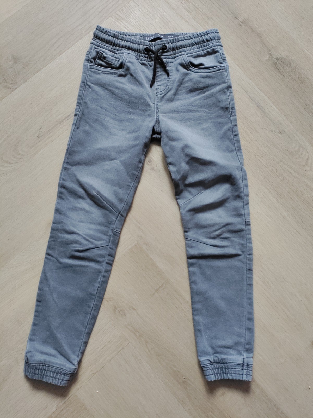 jeans jongen maat 134 zgan, Kinderen en Baby's, Kinderkleding | Maat 134, Ophalen of Verzenden, Zo goed als nieuw, Jongen, Broek
