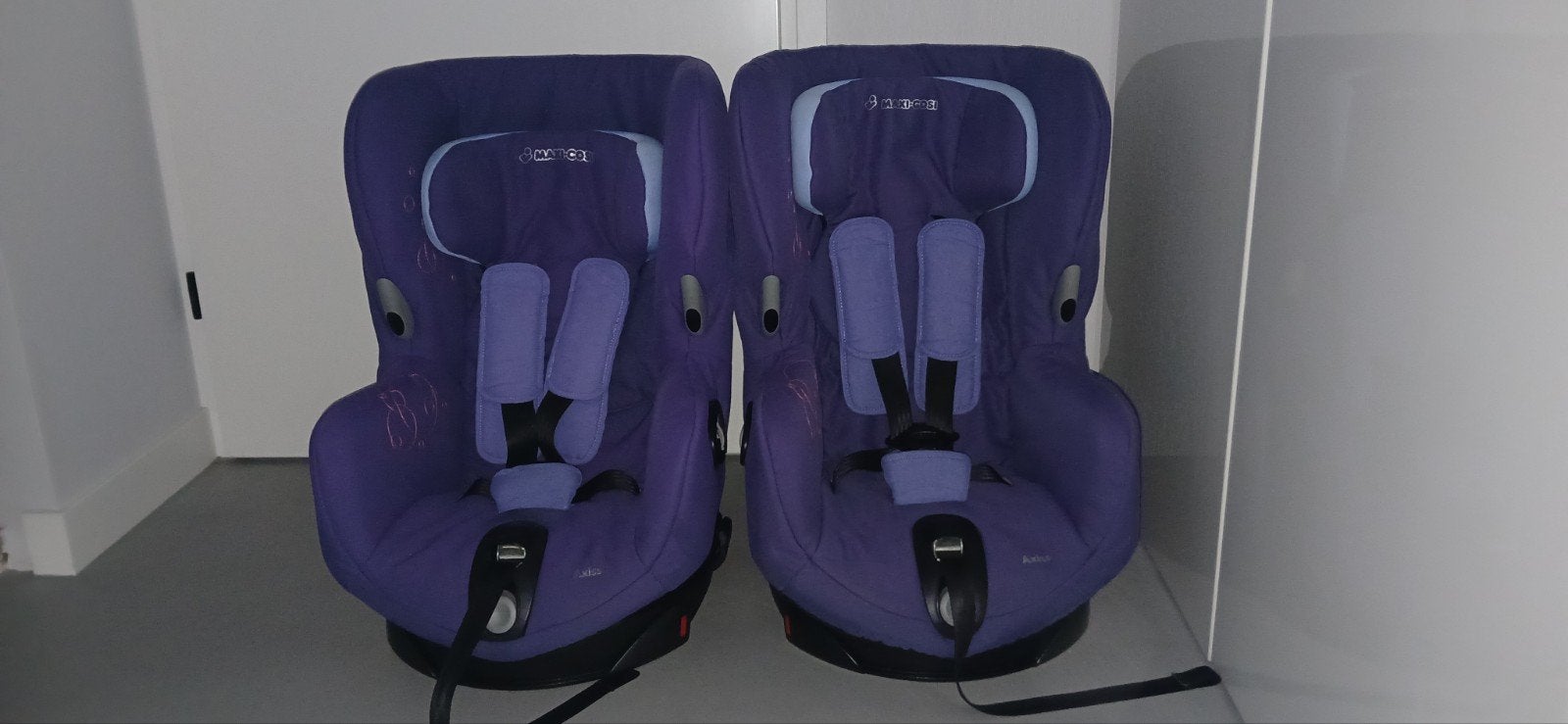 2 Maxi Cosi Axiss autostoeltjes draaibaar 9-18 kg zgan, Ophalen, Autogordel, 9 t/m 18 kg, Zo goed als nieuw