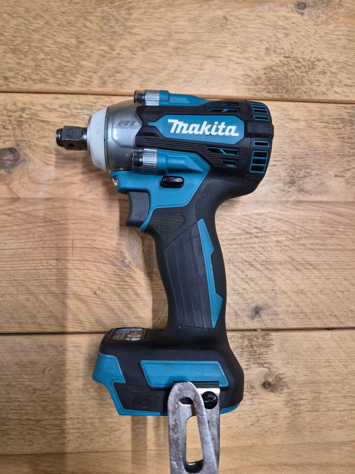 Makita DTW300 slagmoersleutel z.g.a.n. 18V, Ophalen of Verzenden, Zo goed als nieuw, Overige typen
