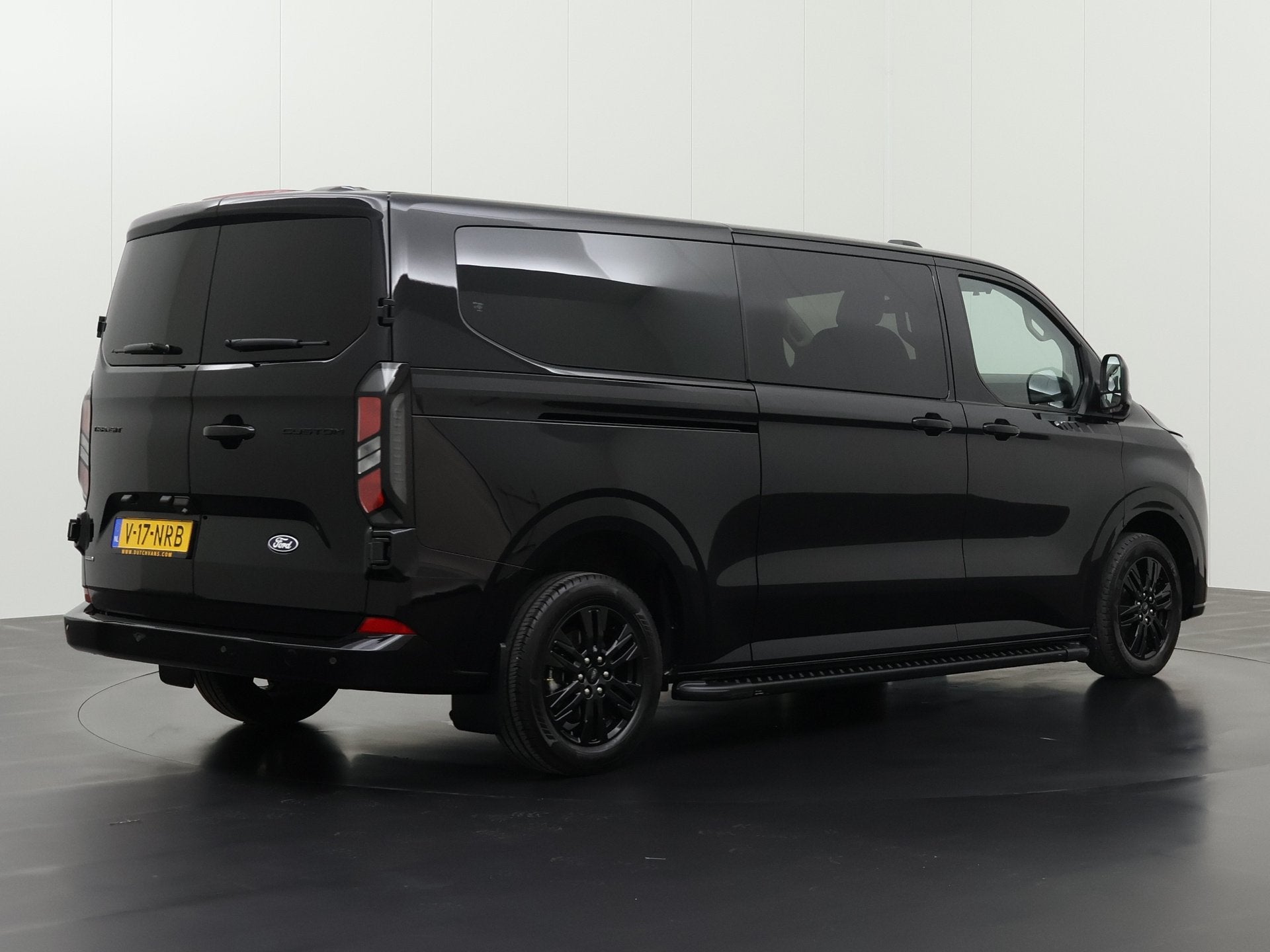 Ford Transit Custom 2.5PHEV Lang Black Platinum Dubbele Cabi, Auto's, Gebruikt, 4 cilinders, Zwart, Ford