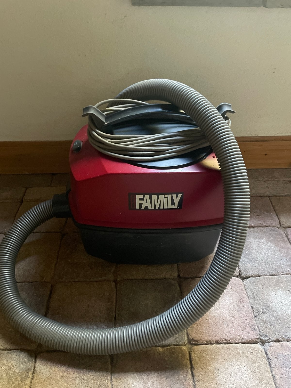 Family stofzuiger - Compact en krachtig, Witgoed en Apparatuur, Overige merken, Gebruikt, Sledestofzuiger, Ophalen
