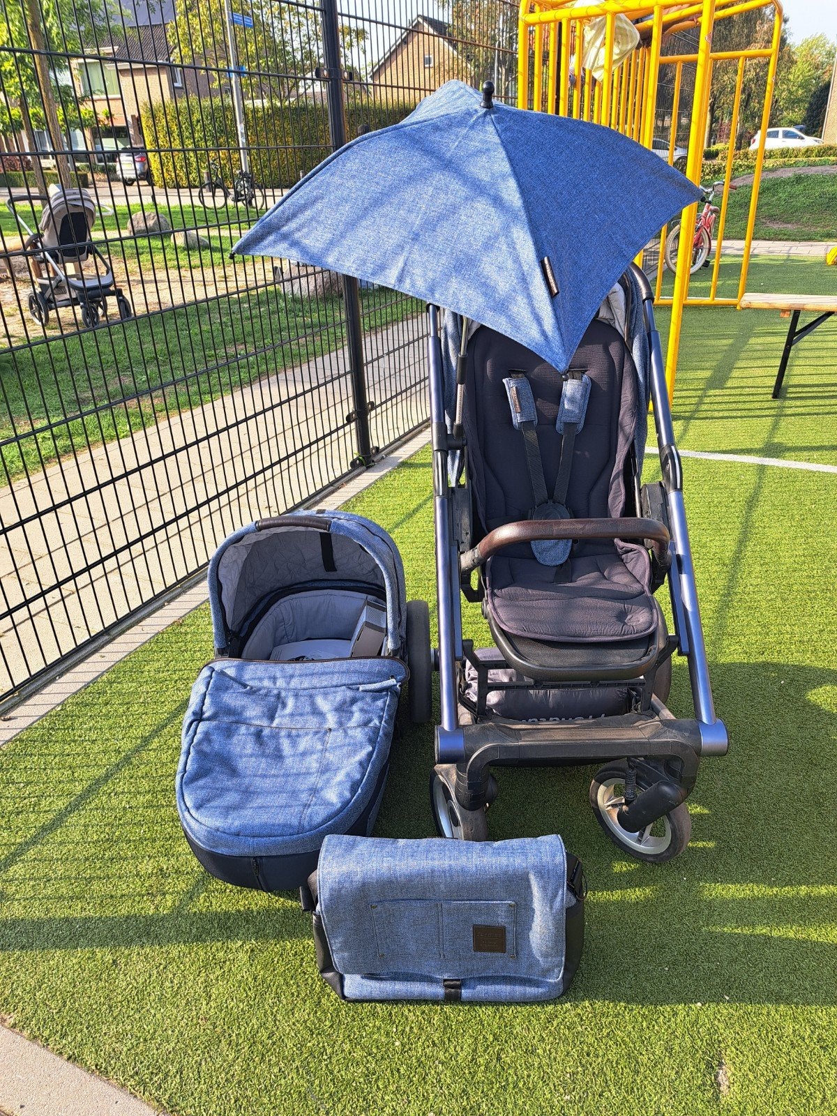 Mutsy Igo Kinderwagen met reiswieg, autostoel adapters e, Gebruikt, Met autostoeltje, Combiwagen, Ophalen