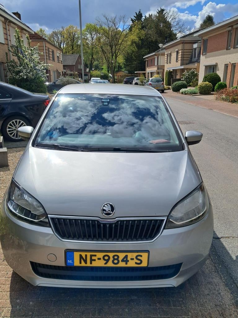 Skoda Citigo 1.0 60pk 5D 2017 Grijs, Auto's, Skoda, Particulier, Citigo, Adaptive Cruise Control, Airbags, Airconditioning, Bluetooth